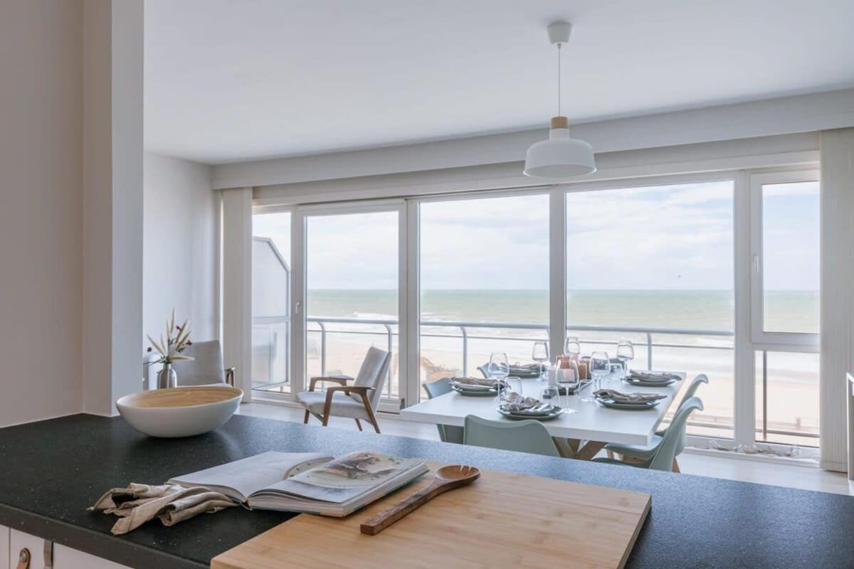 Huswell - Bright Seaview In Apartment