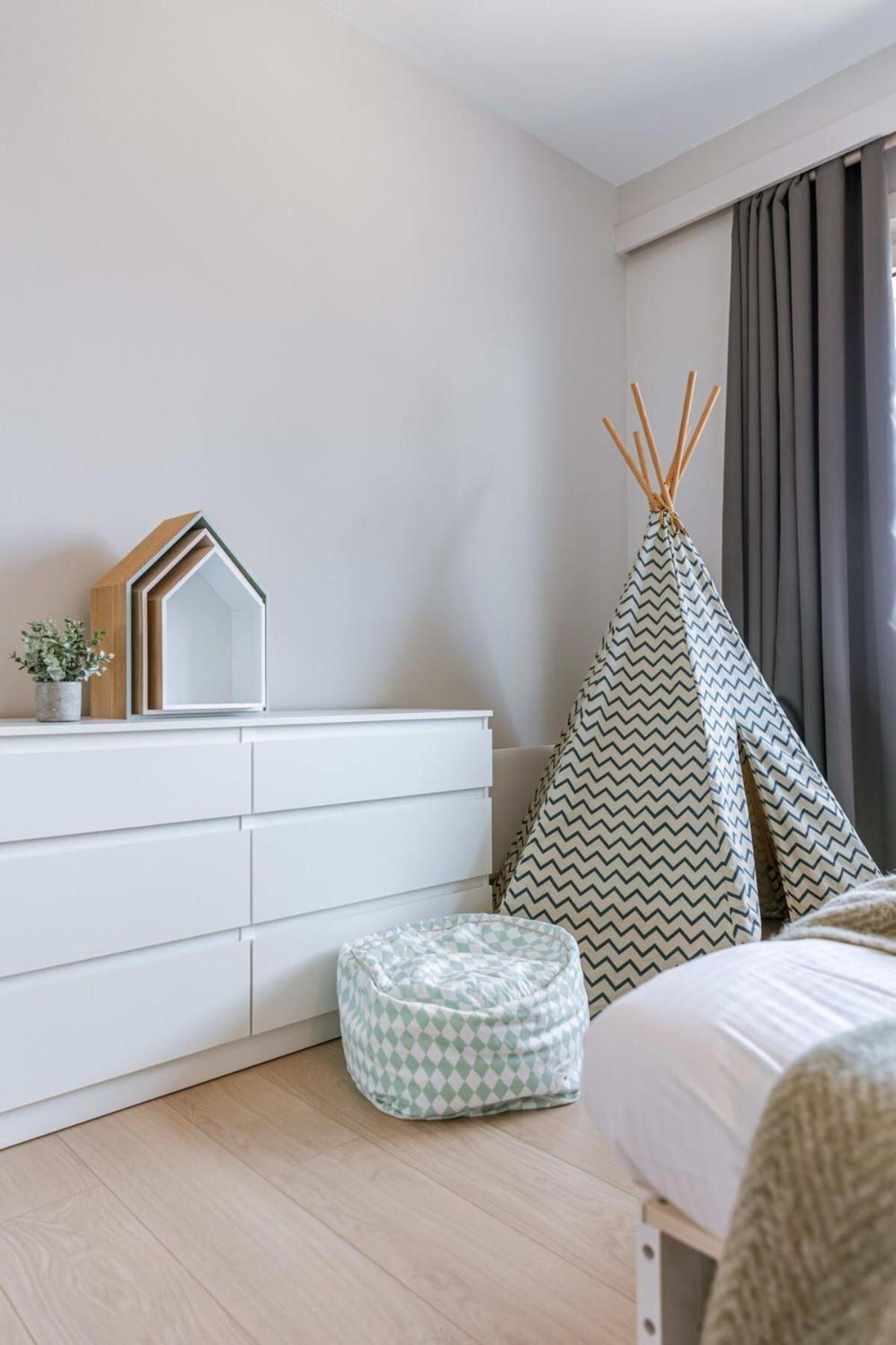 Huswell - Bright Seaview In Apartment